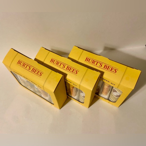 Burt's Bees - Essential Kit - NWT - 3 Sets - Picture 4 of 10
